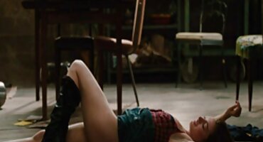 mod minecraft sex Hussar fucks silicone cô gái ở phía trước phim sex dân tộc của máy ảnh.